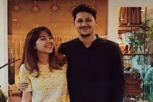 Sah jadi suami-istri, ini 7 keseruan pesta pernikahan Keenan & Gianni