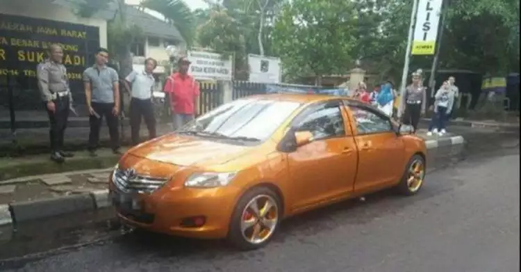 Heboh mobil bermuka dua di Bandung ditilang polisi, ini penampakannya