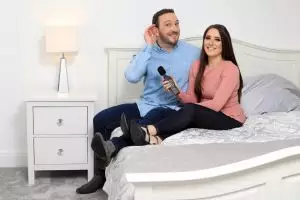 3 Pasangan paling berisik saat bercinta, bikin tetangga susah tidur