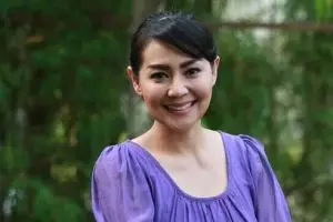 Dituduh kumpul kebo, ini curhat Tessa Kaunang sambil berkaca-kaca