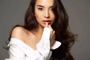 10 Gaya seksi terbaru Manohara, kerap tampil dengan gaun terbuka