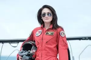 Gaya 5 selebriti berbalut seragam tim aerobatik TNI AU, karismatik!