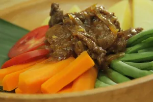 Resep praktis bikin Selat Solo, steak berkuah manis menggugah selera