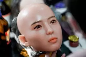 10 Potret di dalam pabrik boneka seks di China, nggak banyak yang tahu