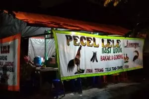Bisnis warung pecel naik daun usai banjir, ternyata segini omzetnya