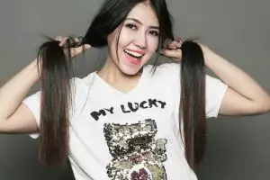 Via Vallen berangkatkan umrah personel orkes musik dangdut, salut! 