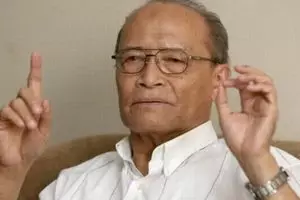 Tak akan sangka siapa yang dikunjungi Buya di rumah sakit, bikin haru