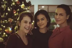 Jadi janda cantik & seksi, 5 seleb ini ternyata anaknya sudah remaja