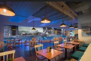 Restoran ini sajikan 3 pengalaman unik, ditemani penguin saat makan