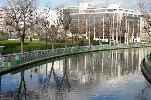 7 Potret sungai cantik Paris setelah dikeringkan, isinya nggak nyangka