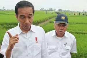 Gaya Menteri Basuki sarapan di hotel murah tuai pujian, bikin salut