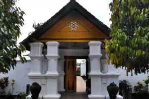 Menelusuri Makam Wotgaleh, mitosnya pesawat yang melintasi akan jatuh