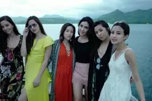 8 Gaya keluarga Bakrie saat liburan bareng, seksi dan glamor