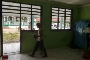 Di sekolah ini para guru hanya digaji Rp7 ribu per bulan, miris banget