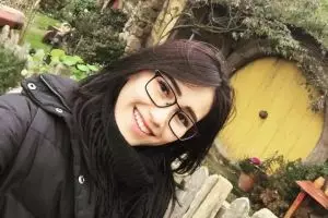 Foto bareng, Ayu Ting Ting dibilang seumuran sama artis legendaris ini