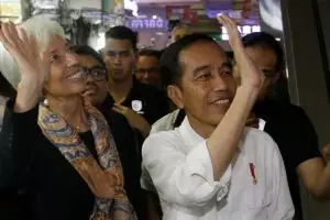 Terkesan sama Jokowi, Bos IMF Lagarde sebut 'blusukan' jadi 'blukusan'
