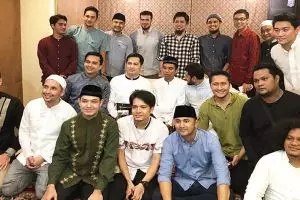 Hijrah, 18 seleb kondang ini ternyata satu komunitas pengajian