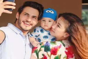 Selamat, Ravi Bhatia dan pramugari Indonesia dikaruniai bayi laki-laki