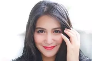 Jalani bayi tabung, Caca Tengker hamil bayi perempuan