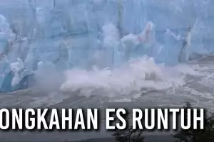 Momen langka es runtuh berhasil diabadikan