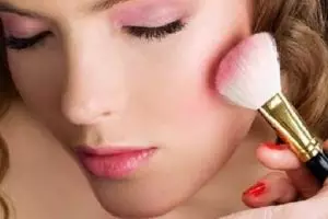 Tak disadari, 6 kesalahan ini kerap dilakukan saat pakai makeup