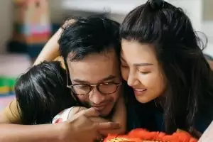 Ruben pulang dini hari, kesetiaan Sarwendah ini bikin warganet salut