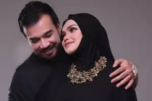Usai menanti 11 tahun, Siti Nurhaliza melahirkan anak pertamanya
