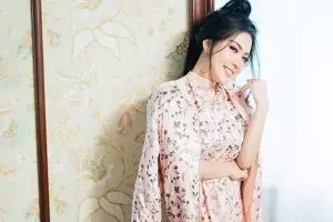 Syahrini posting foto cincin tunangan, ternyata ini fakta di baliknya 