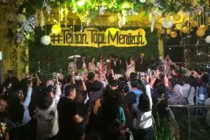 9 Potret keseruan Gala Premier Teman Tapi Menikah, meriah abis