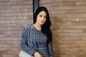 Unggah foto berhijab, warganet ramai-ramai puji kecantikan Titi Kamal