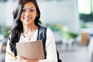 Bebas kilap dalam 1 menit, ini 5 trik dandan buat kamu si super sibuk