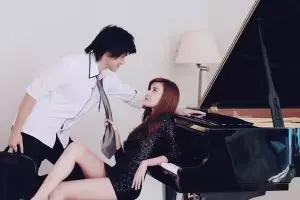 10 gaya pacaran Kevin Aprilio dan kekasih ini bikin panas dingin