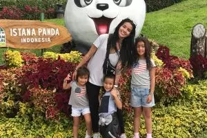 6 Momen hangat Sheila Marcia rayakan ultah anak, undang mantan suami