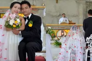 Kisah pernikahan pasangan ini bukti cinta tak pandang perbedaan fisik