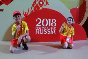 Nih 2 anak Indonesia yang jadi player escort di Piala Dunia 2018