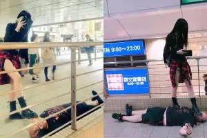 Viral foto bule kepalanya diinjak, alasannya bikin ngelus dada