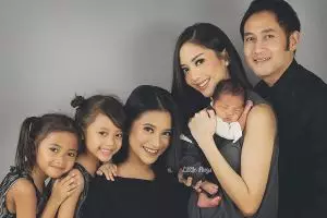 7 Potret newborn Baby Alfie, putra Ririn Dwi Ariyanti yang ganteng