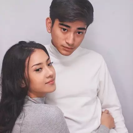 7 Momen kemesraan Anya Geraldine &amp; Bio One, lengket bak prangko