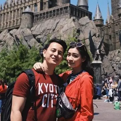 9 Momen Billy Davidson dan pacar saat traveling ke Jepang, so sweet