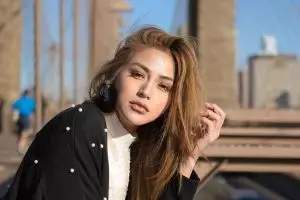 Nonton konser, warganet soroti bagian tubuh Jessica Iskandar ini