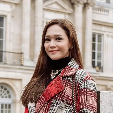 Pamer dinner bareng keluarga besar, Maia Estianty dipuji habis-habisan