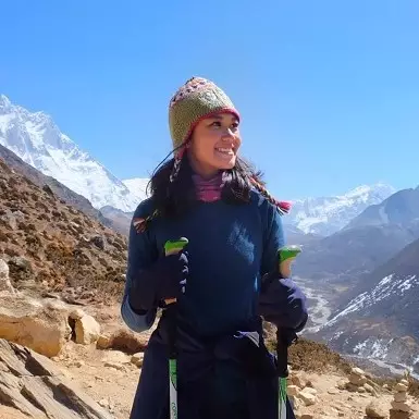 10 Gaya Patricia Ranieta host Jejak Petualang saat taklukkan Everest