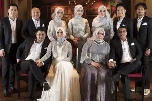 7 Potret kekompakan Kepompong, geng persahabatan hits Tommy Kurniawan