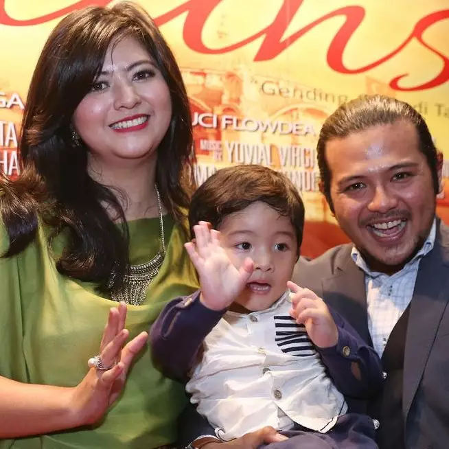 Jelang ramadan, Ramon Y Tungka digugat cerai Qory Sandioriva 