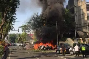 Kesaksian satpam, detik-detik mobil pelaku bom meledak di gereja