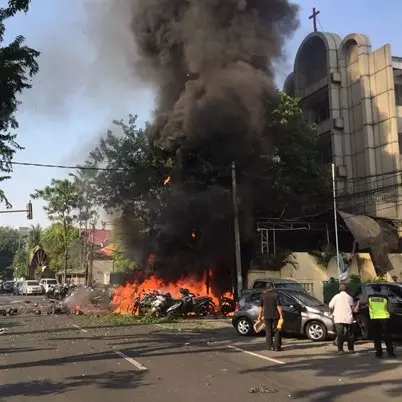 Aksi heroik 2 petugas keamanan gereja halangi pelaku bom di Surabaya