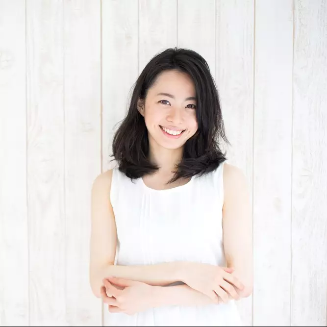 Bukan makeup, 7 kekuatan ini yang membuat cewek cantik memesona