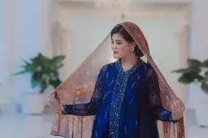 Hamil besar, begini momen Kahiyang Ayu fiting kebaya