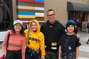 Dikenal tajir, 10 fashion item keluarga Uya Kuya harganya terjangkau