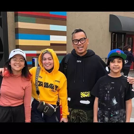 Dikenal tajir, 10 fashion item keluarga Uya Kuya harganya terjangkau